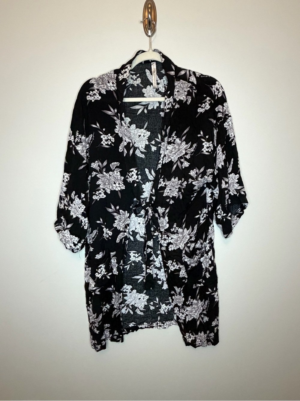Spiritual Gangster Black and White Floral Kimono OS